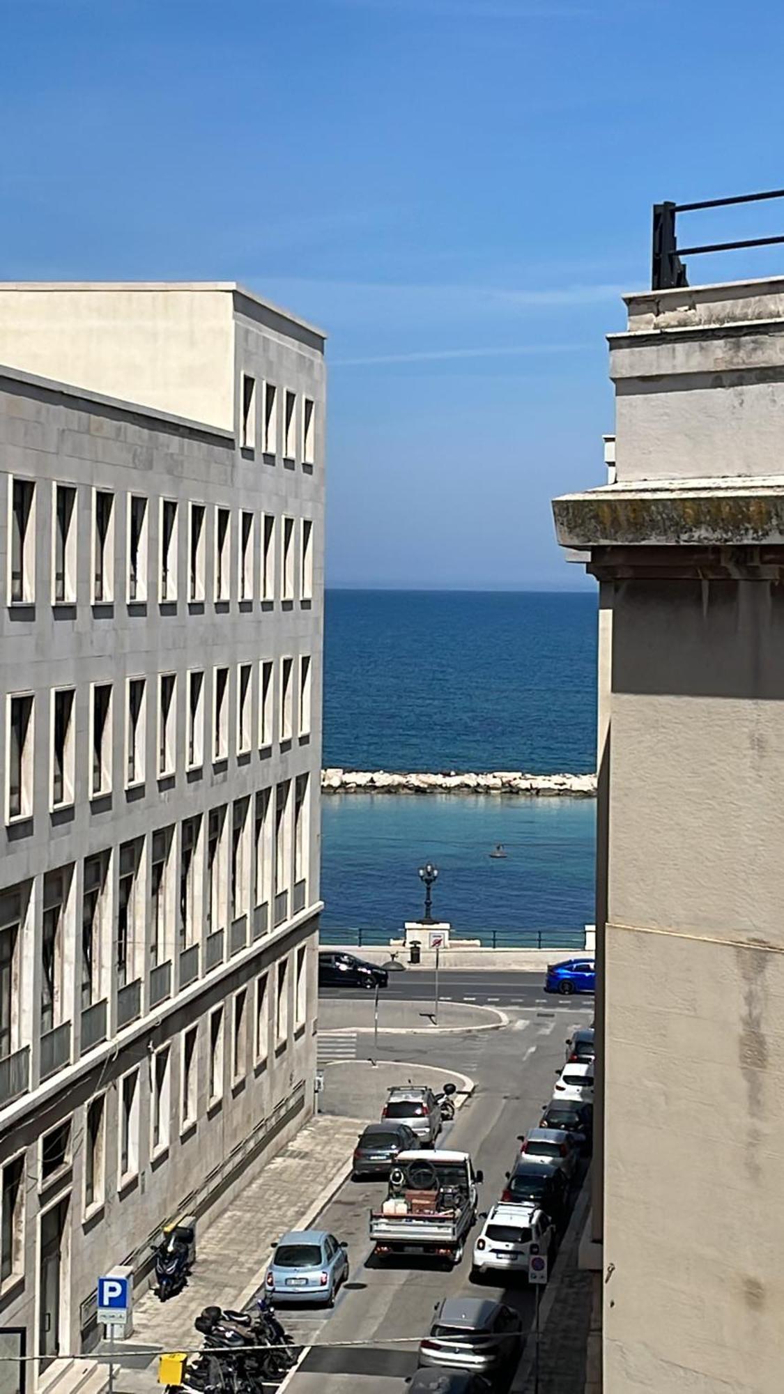 Casa Bonaive, Ampio Trilocale Vista Mare Apartment Бари Екстериор снимка