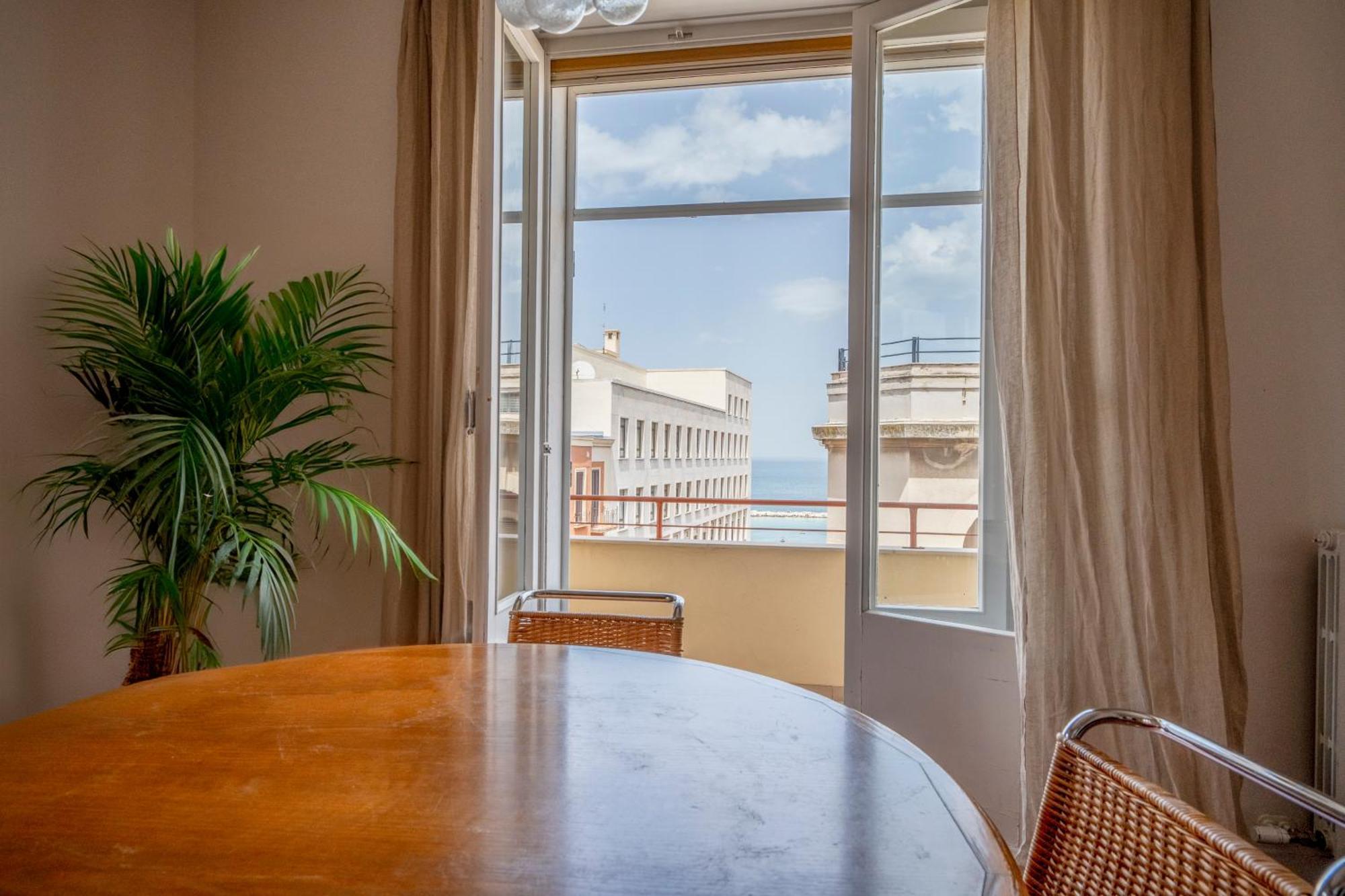 Casa Bonaive, Ampio Trilocale Vista Mare Apartment Бари Екстериор снимка