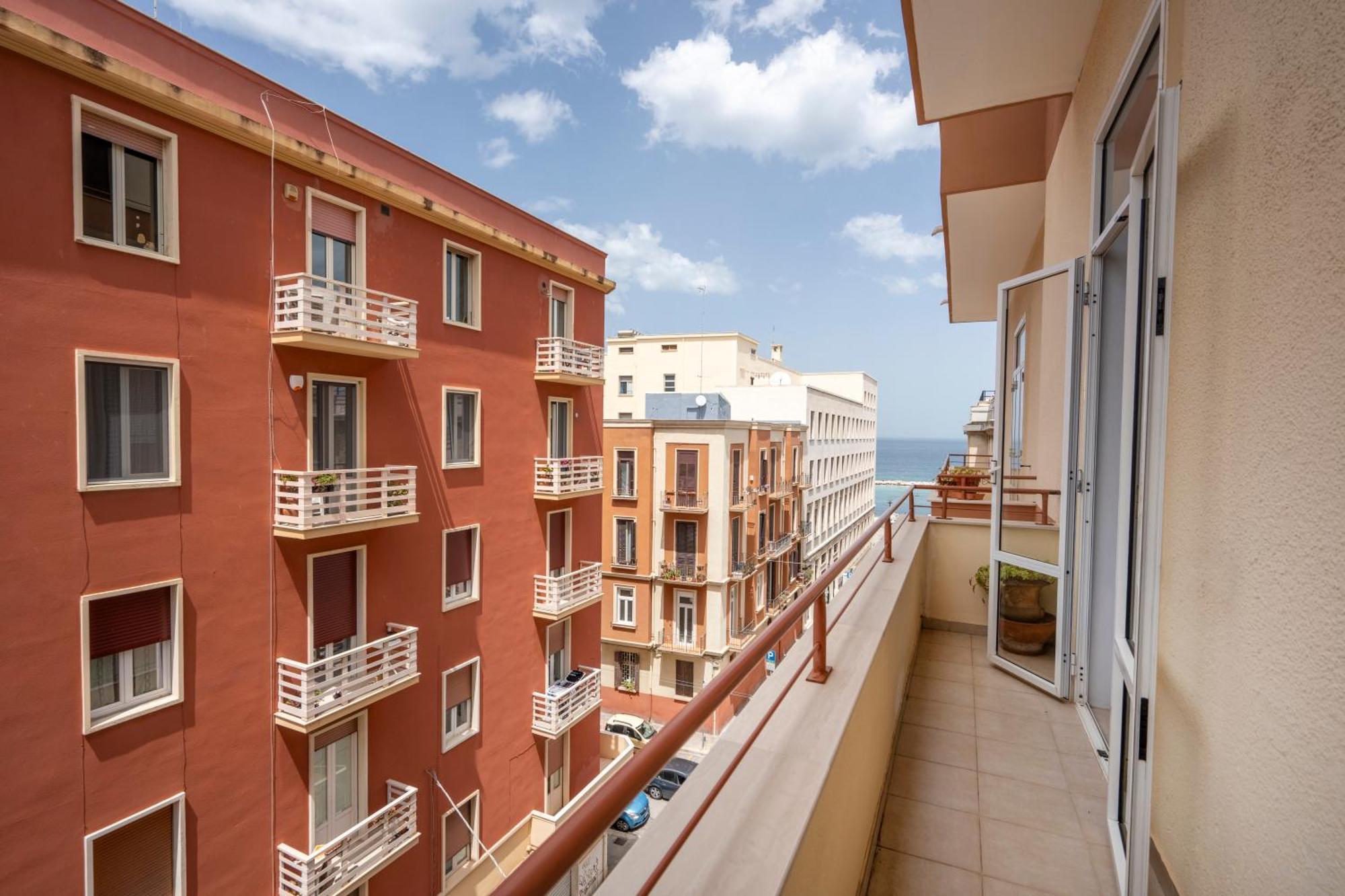 Casa Bonaive, Ampio Trilocale Vista Mare Apartment Бари Екстериор снимка